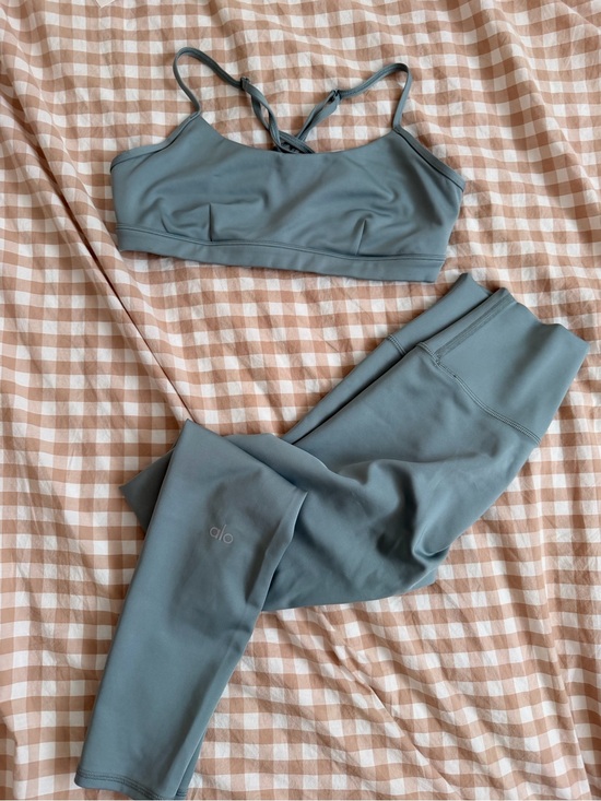 ALO Yoga Pants - Alo Seamless Slate Blue Sports Bra & Leggings Set